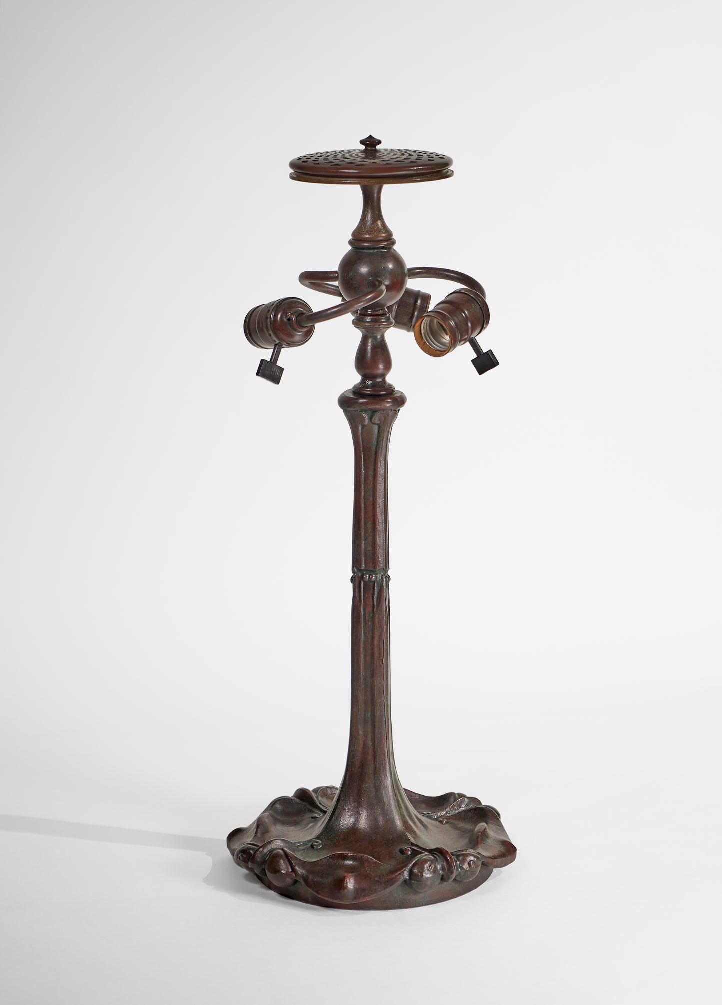 Koting Studio Whaley Style Base - Tiffany Reproduction Hardware