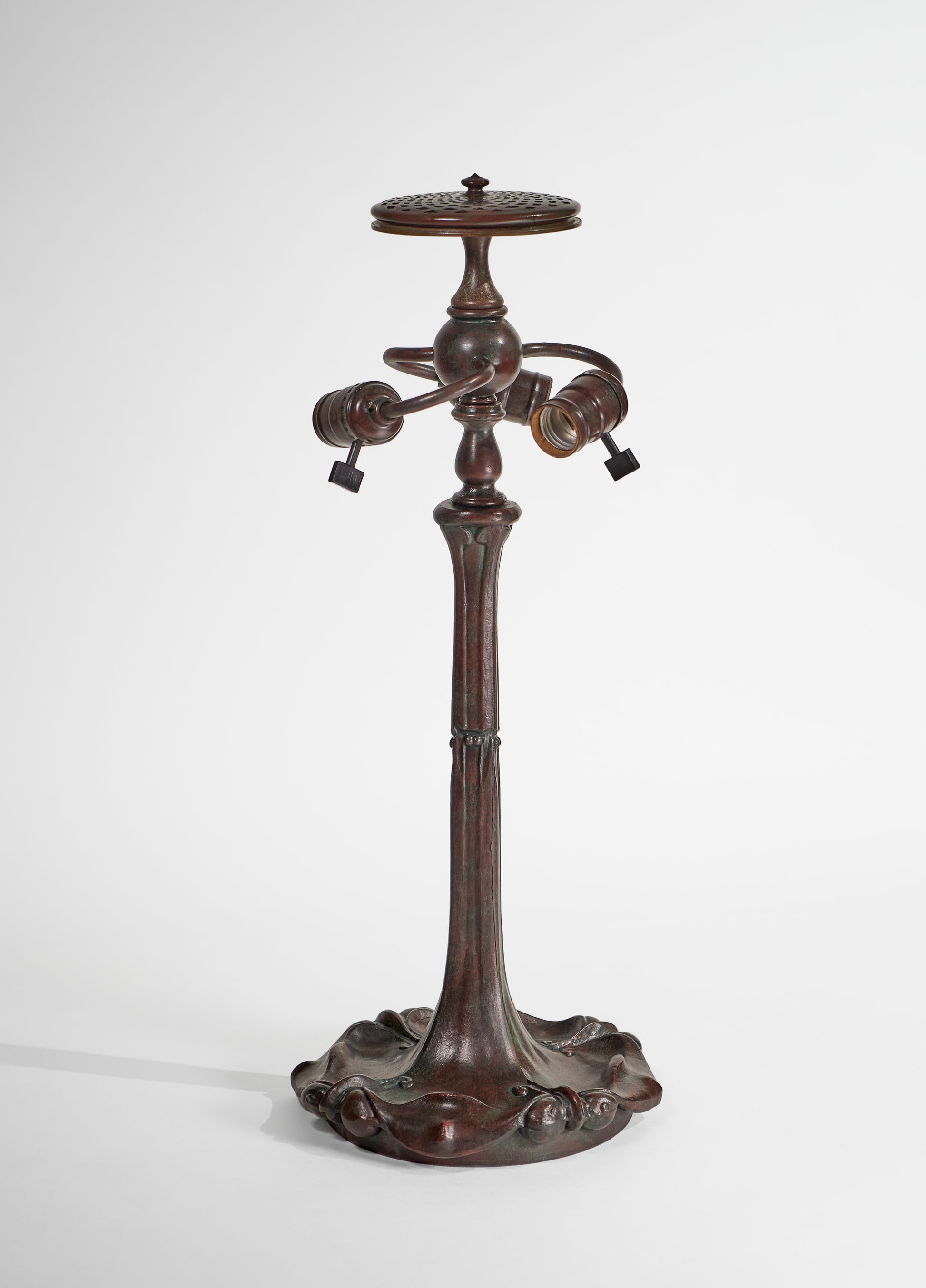 Koting Studio Whaley Style Base - Tiffany Reproduction Hardware
